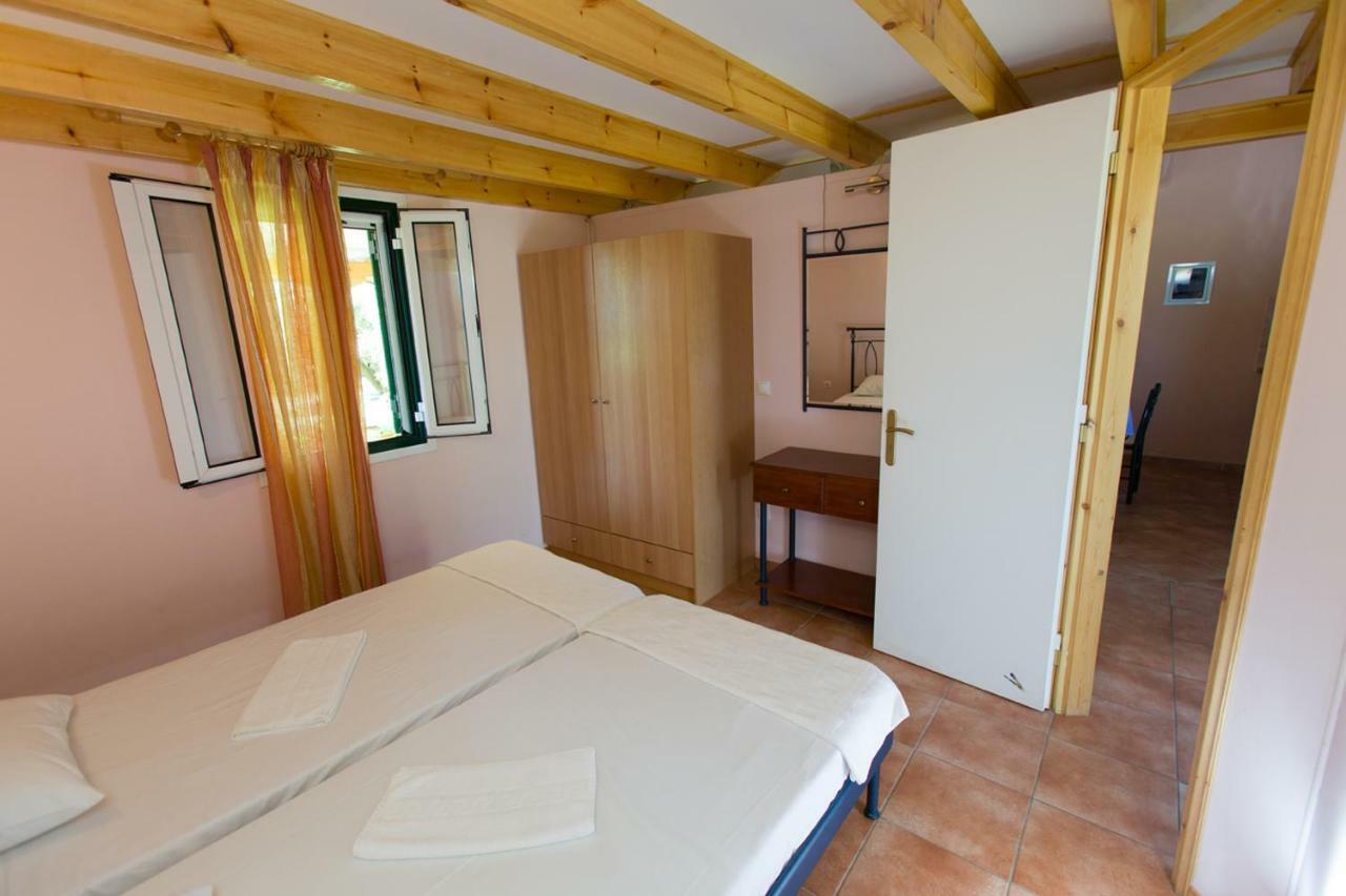 Foufas Houses Parálion Ástros Eksteriør bilde